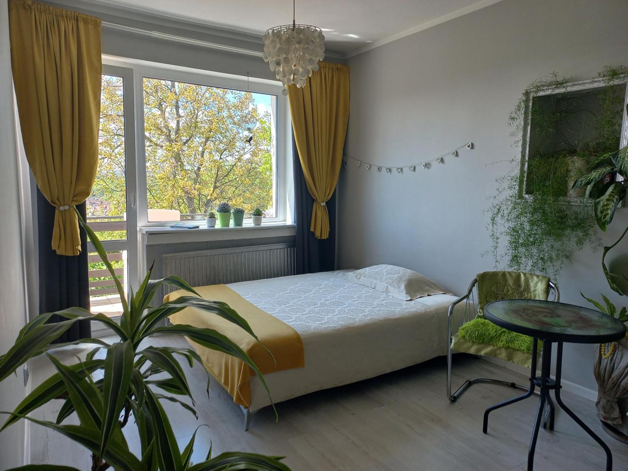 Duży Dwuosobowy Pokój Blisko Centrum Z Balkonem *